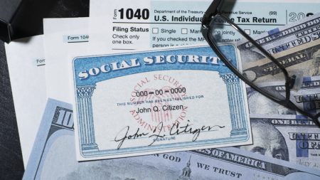 Social Security Check at 62 vs. 70: How Much Can You Get?